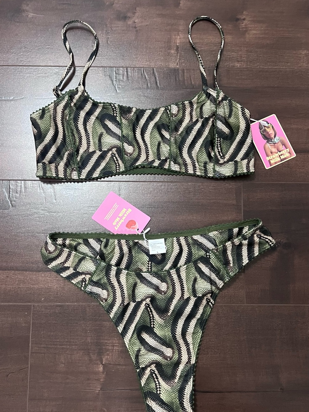 Strawberry Milk Mob | Vipor Bikini Set (top&bottom) - green pattern